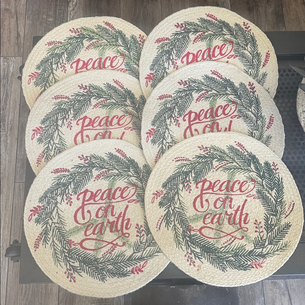 NWOT 6 Peace on Earth Festive Placemats